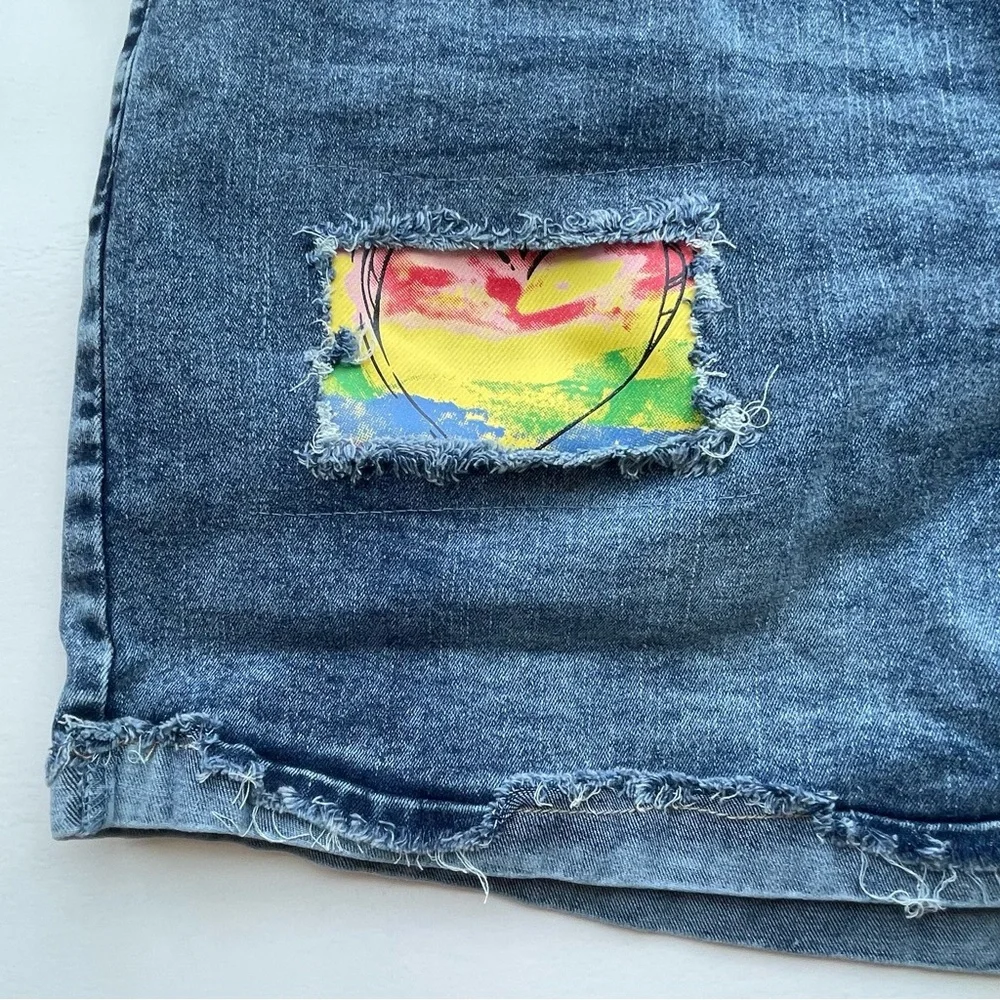 Plus size rainbow heart distressed jean shorts - Picture 5 of 14